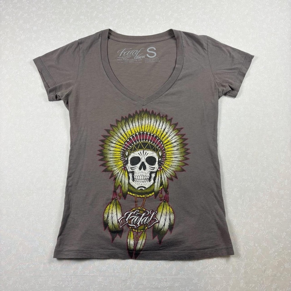 Fatal Clothing Skull Graphic V-Neck Tee Size S